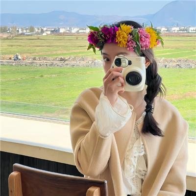泳池怪诞